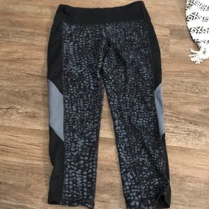 Patterned Champion Capris Leggings